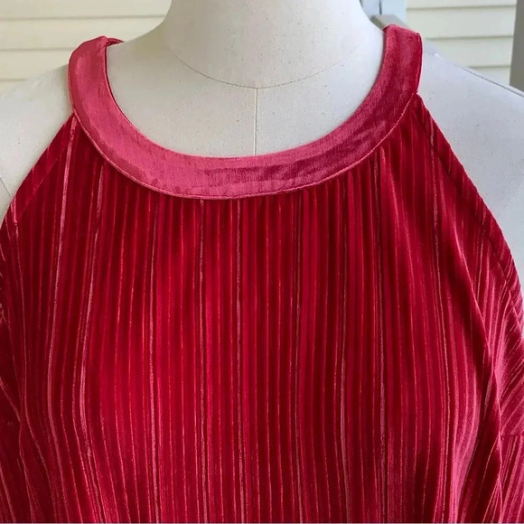 Torrid 2 Red Velvet Goddess Tank Plus 2X 18W 20W High Neck Top Pleated Regency - Picture 7 of 10